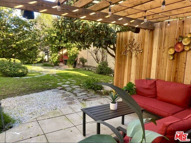 Building Photo - 5944 Irvine Ave