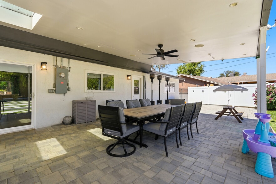 Building Photo - 4563 Hempstead St