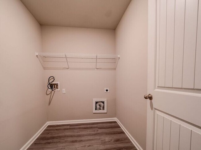 Building Photo - 213 Turner Ln
