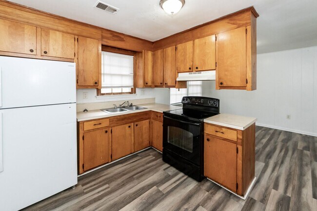 Building Photo - 4446 Farmwood St