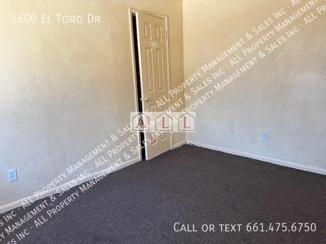 Building Photo - 1600 El Toro Dr