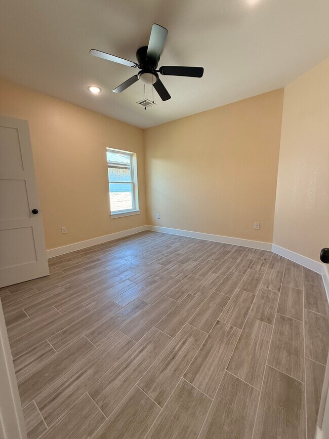 Building Photo - 14844 Coaltown Rd