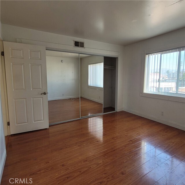 Building Photo - 11041 La Maida St