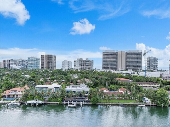 Building Photo - 9751 E Bay Harbor Dr