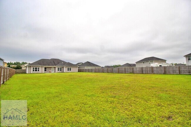 Building Photo - 582 Burke Dr