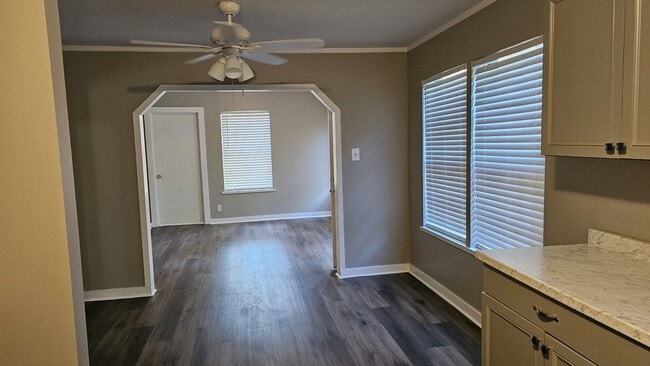 Building Photo - Adorable 3 bedroom, 2 bath home for lease.