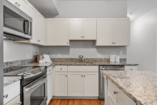 Building Photo - 99 Essex St