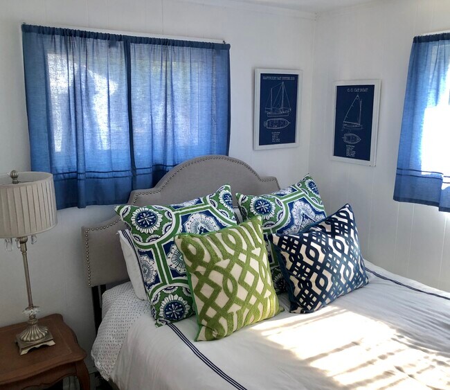 Building Photo - 142 Renfrew Ave