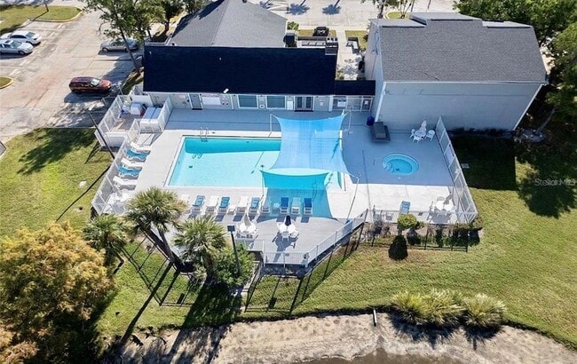 Building Photo - 1400 Gandy Blvd N