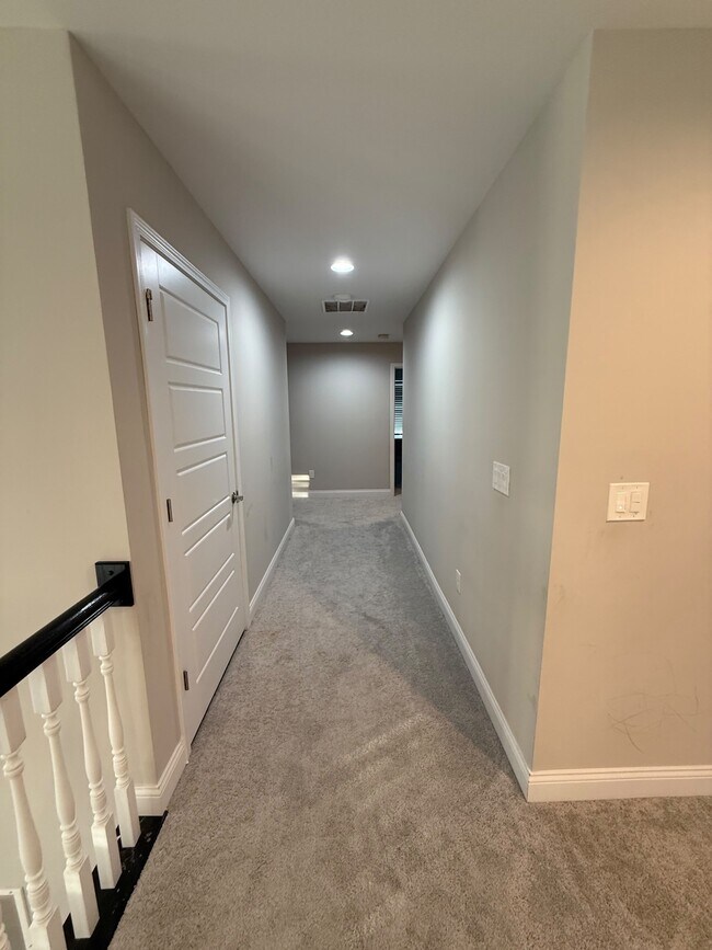 Building Photo - 6346 Walker Ct