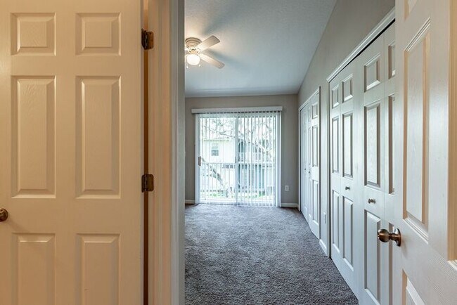Building Photo - NOW AVAILABLE!!! Beautiful Large Town-home!