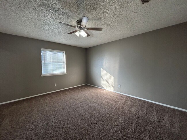 Building Photo - Saginaw Texas Homes for Rent "Eagle Mtn-Sa...