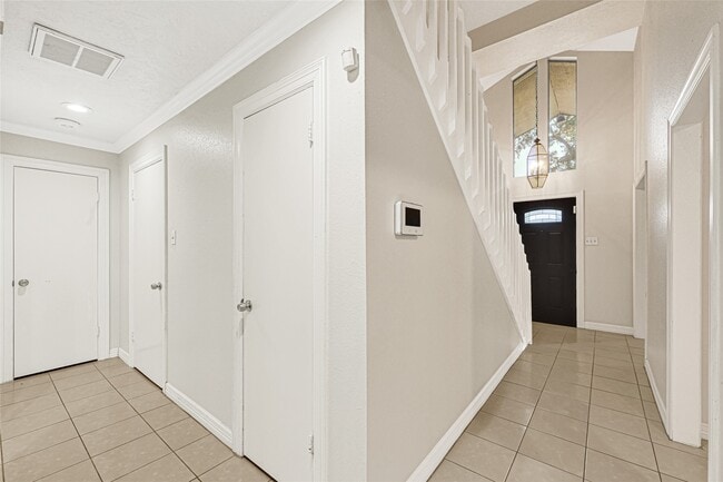 Building Photo - 5538 Fairview Forest Dr