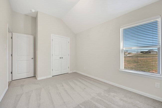 Building Photo - 2810 Woodbrook Dr