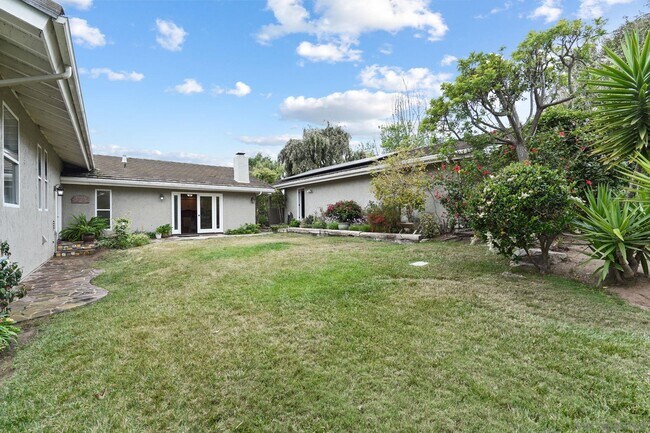Building Photo - 14844 Rancho Real