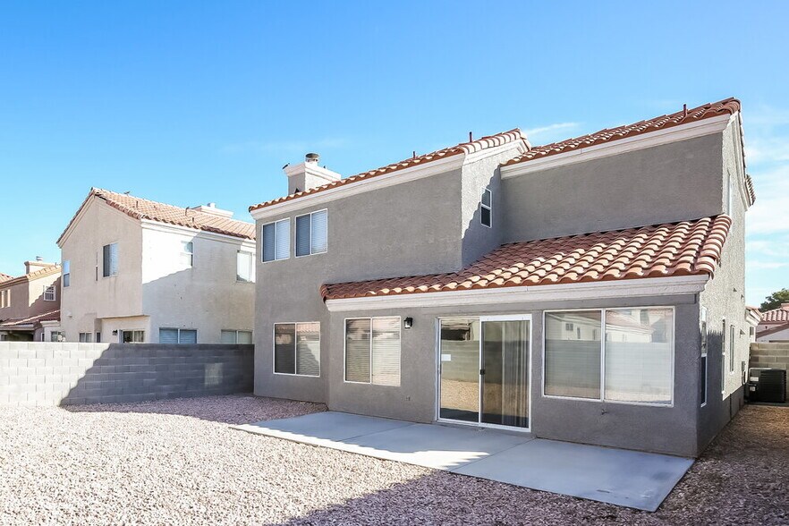 Building Photo - 1814 La Villa Dr