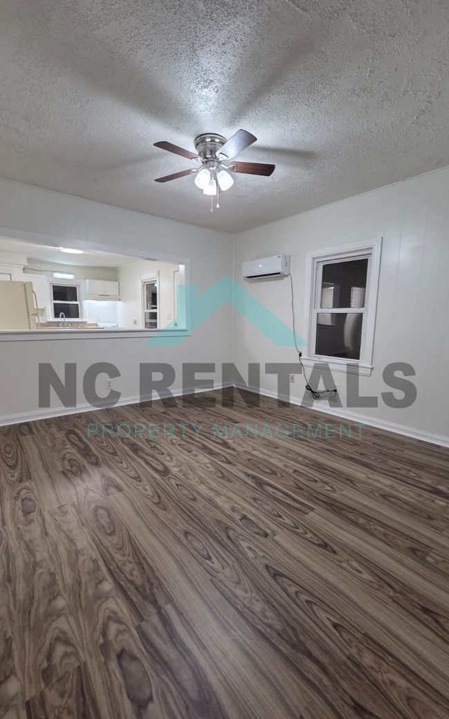 Building Photo - 1302 Cypress St