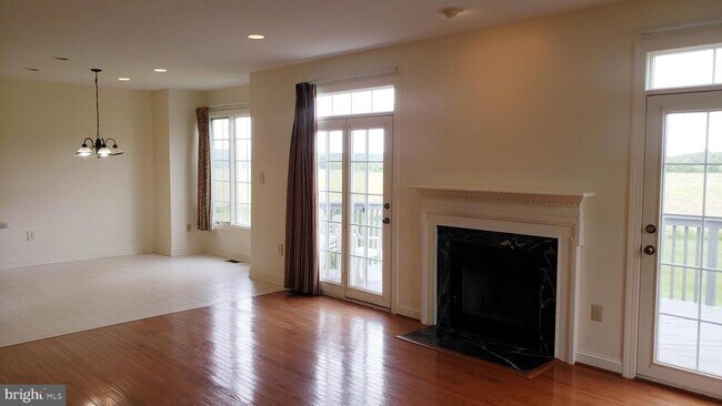 Building Photo - 14 Hayworth Cir