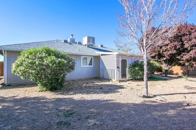 Building Photo - Three Bedroom Home in Prescott Valley