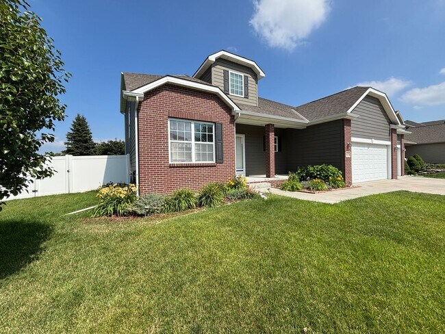 Building Photo - 2625 N 169th St