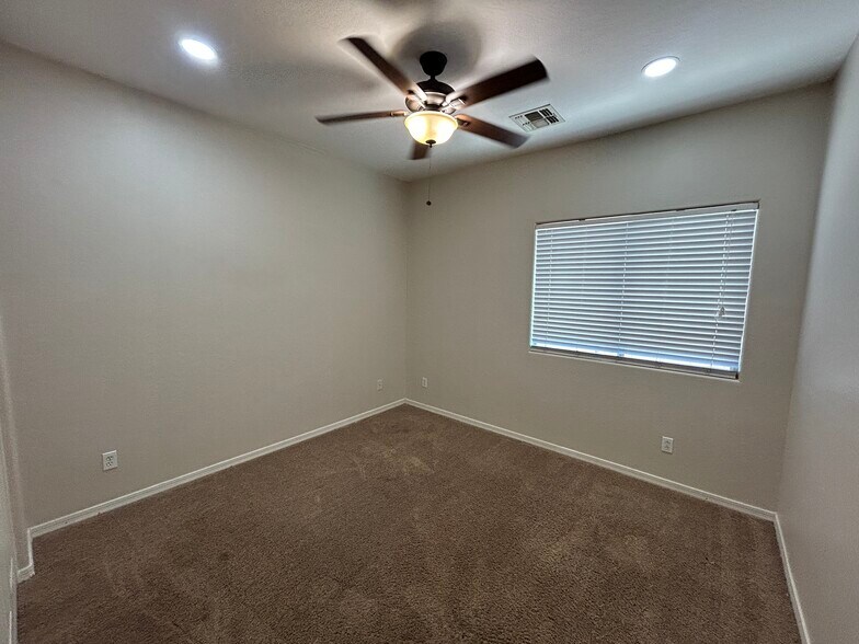 Building Photo - 5317 W Buckskin Trl