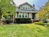 Building Photo - Five Bedroom Home in Millwood Neighborhood