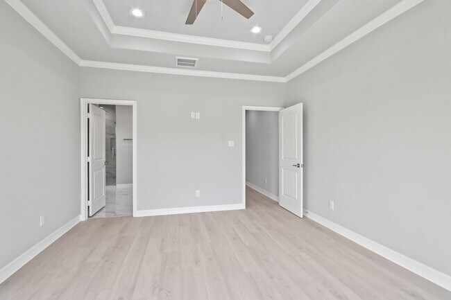Building Photo - 5415 Bacher St