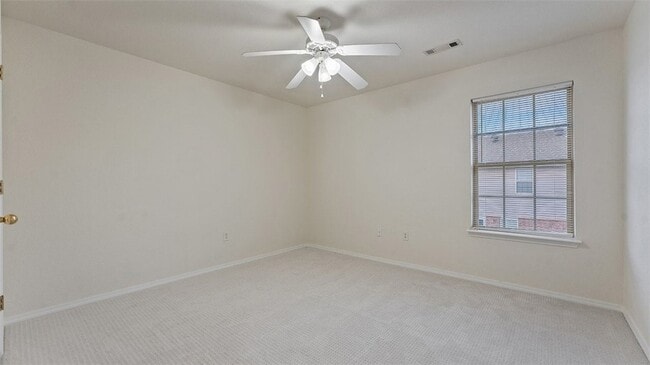 Building Photo - 3000 SW Windrift Ave