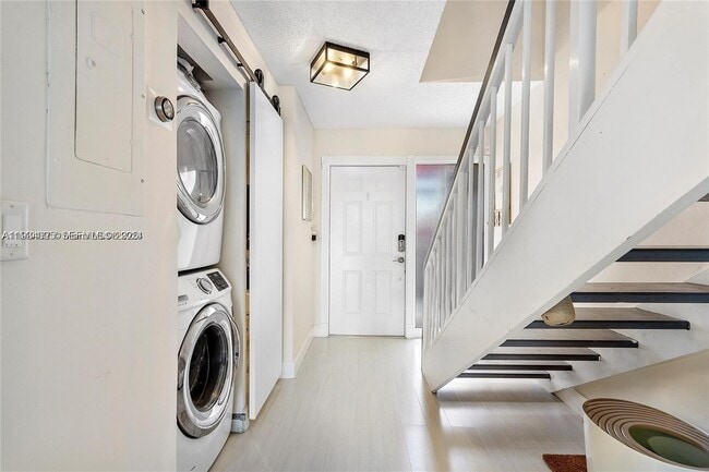 Building Photo - 1281 W Fairway Rd