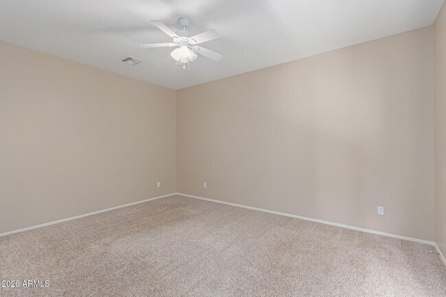 Building Photo - 2206 W Fawn Dr