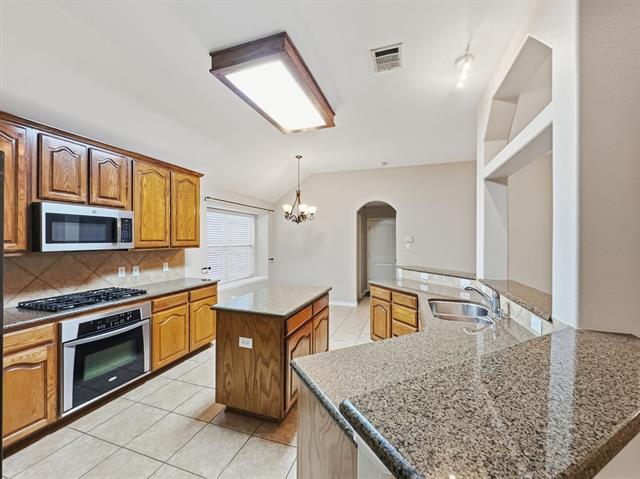 Building Photo - 11250 Luckenbach Dr