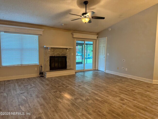 Building Photo - 8562 Echoridge Ct