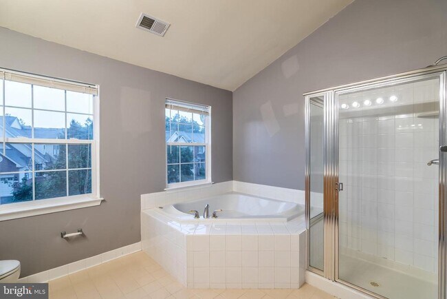 Building Photo - 43619 Dunhill Cup Square
