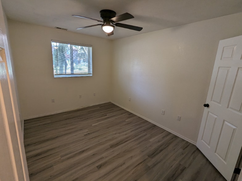 Building Photo - 571 W 4000 S