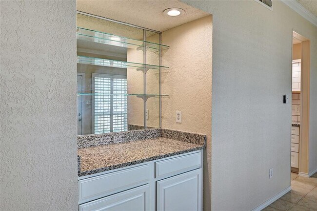 Building Photo - 921 Marine Dr