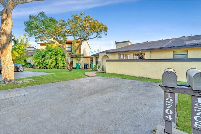 Building Photo - 12704 SW 71st Terrace
