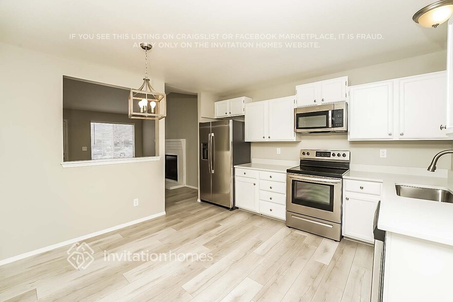 Building Photo - 12230 Newport Dr