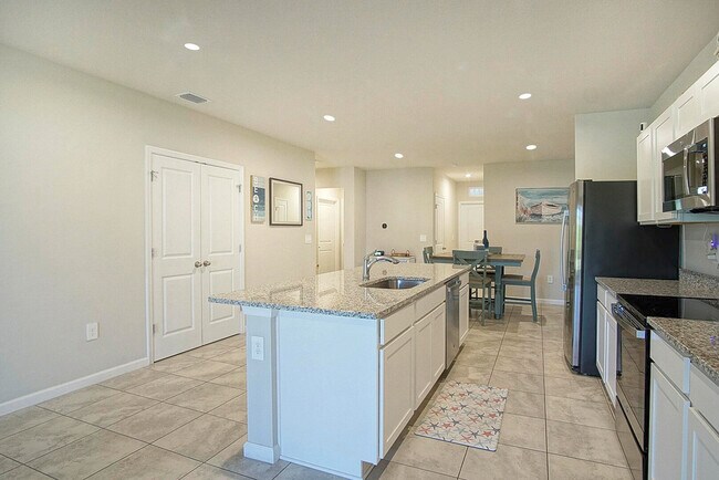 Building Photo - 266 Raspberry Rd