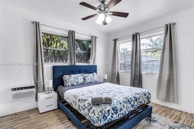 Building Photo - 977 SW 10th St