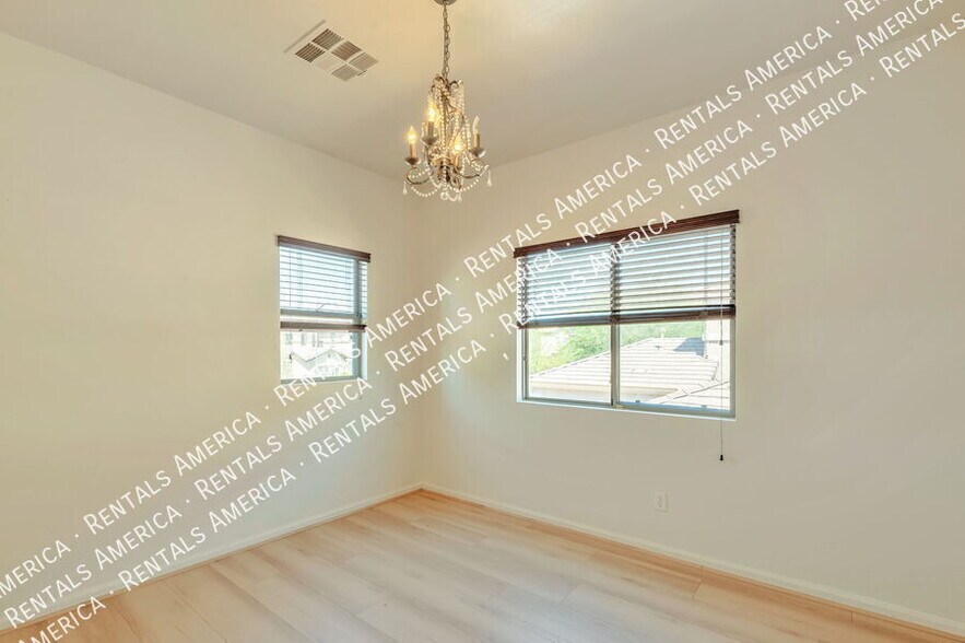 Building Photo - 5433 W Redbird Rd