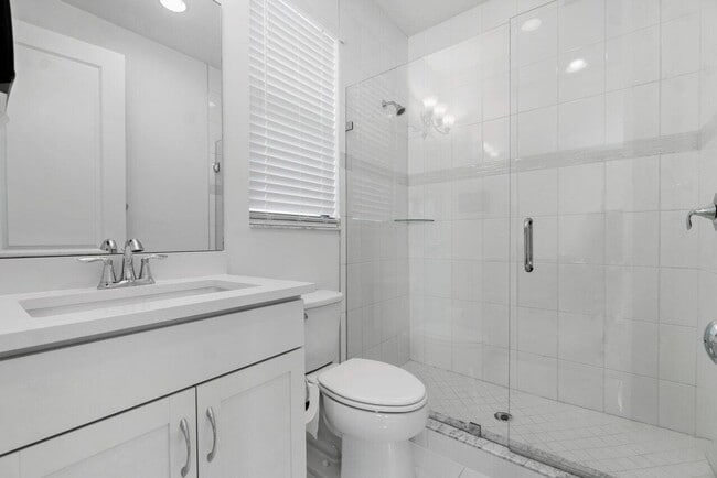 Building Photo - 13026 Artisan Cir