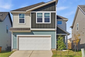 Building Photo - 13606 Long Is Dr