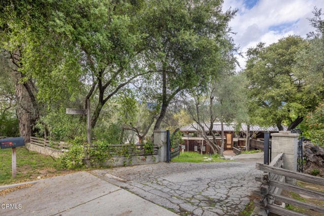 Building Photo - 4254 Chevy Chase Dr