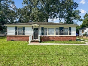 Building Photo - 17 Stratton Dr