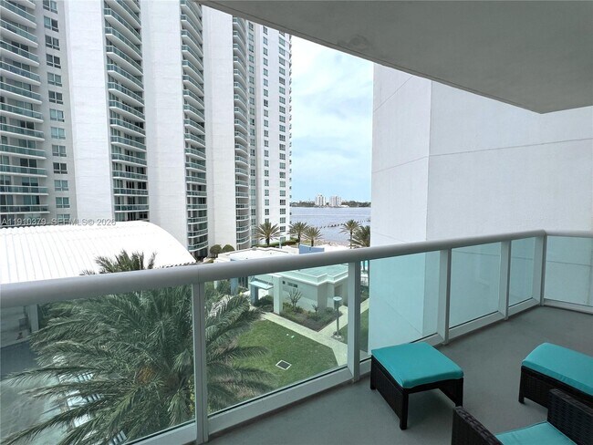 Building Photo - 231 Riverside Dr