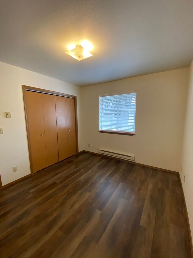 Building Photo - Canfield Court Condo (APP#170)