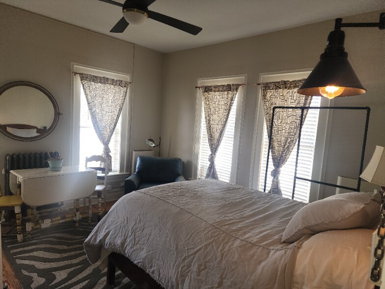 Building Photo - 100 Bauer Ave