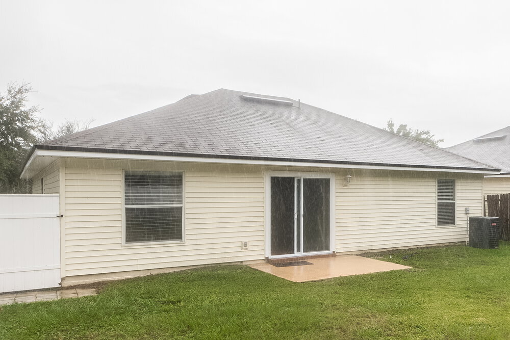 Building Photo - 1824 Creekview Dr