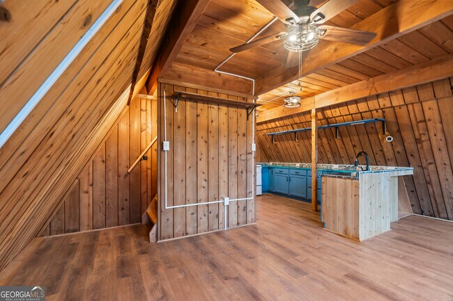 Building Photo - 290 Beaver Lodge Rd