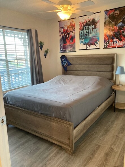 Building Photo - 313 Dirksen Dr